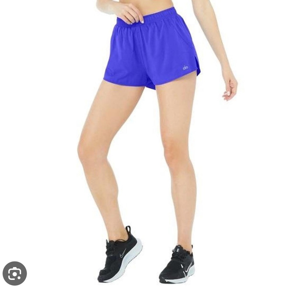 Alo Yoga Stride Shorts in Alo Blue, Size S